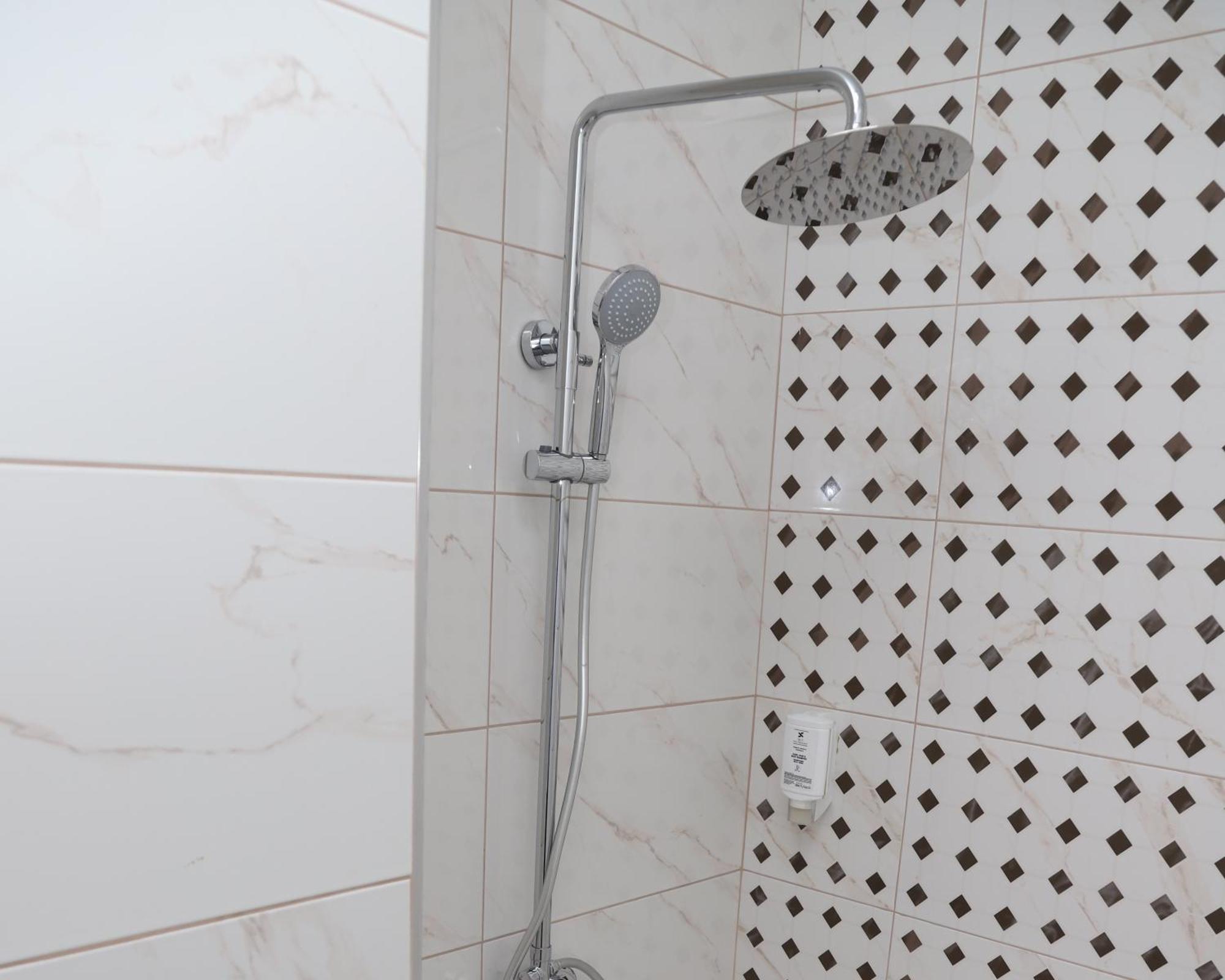 Sky Hotel Prizren Luaran gambar