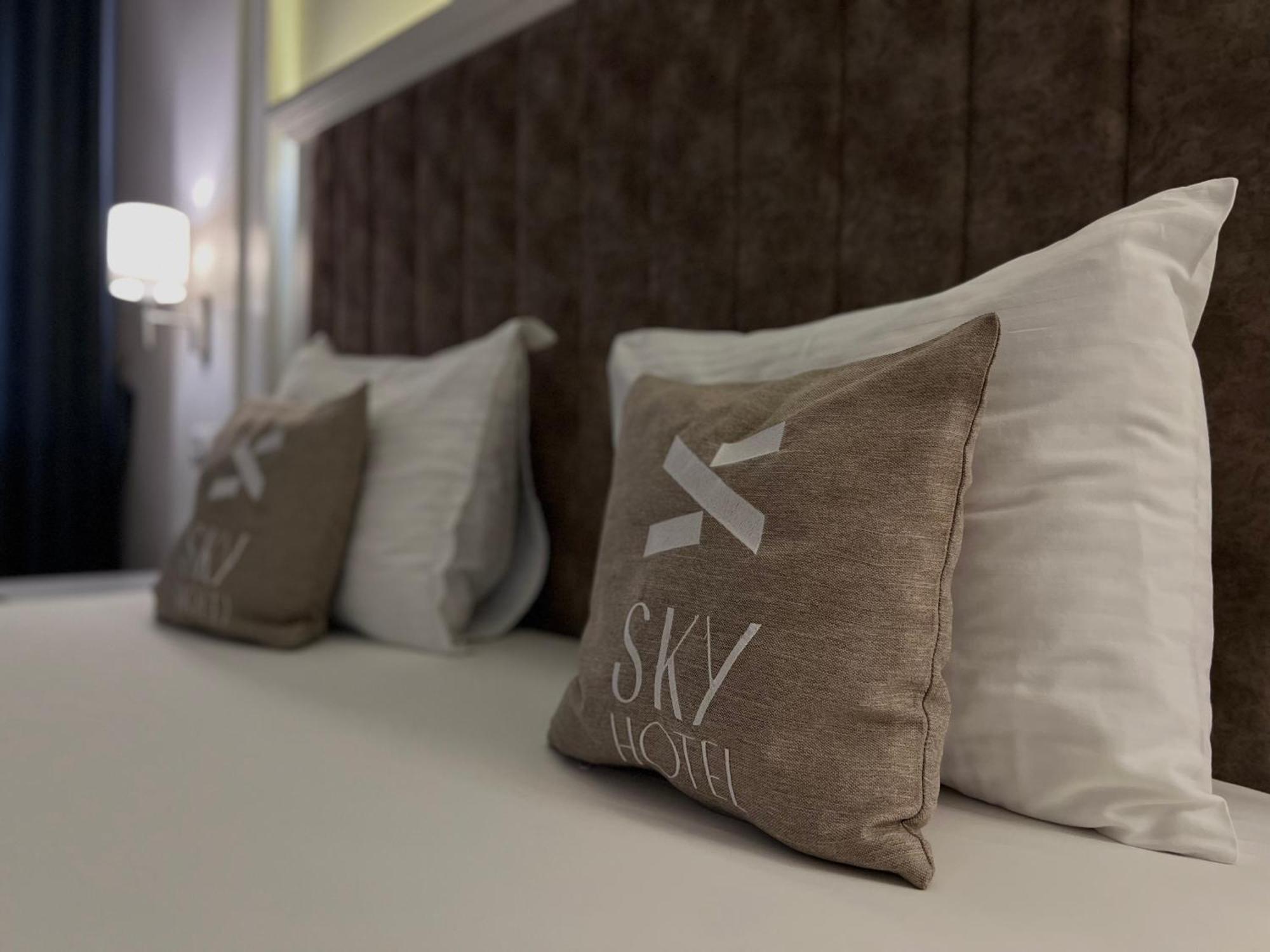 Sky Hotel Prizren Luaran gambar