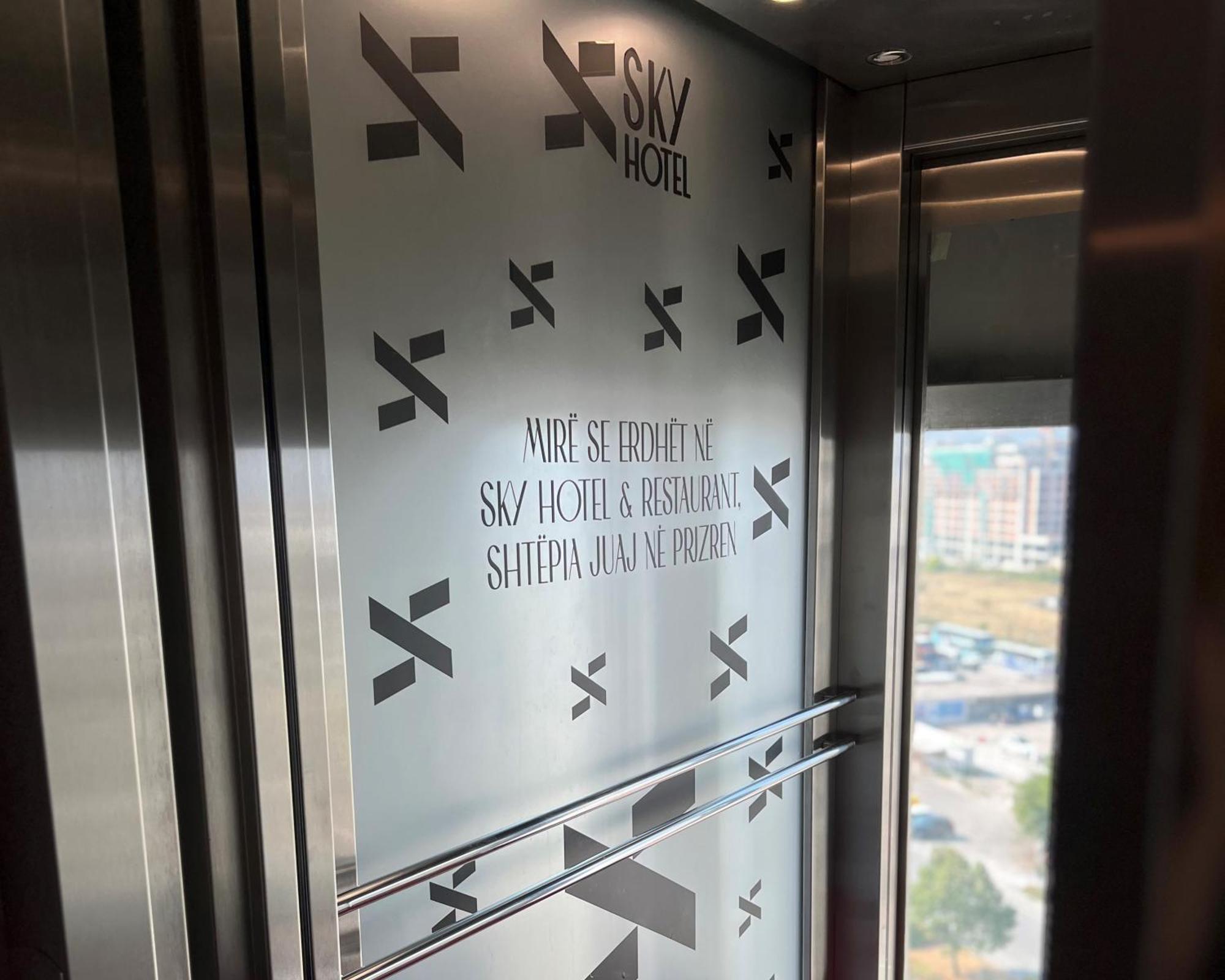 Sky Hotel Prizren Luaran gambar