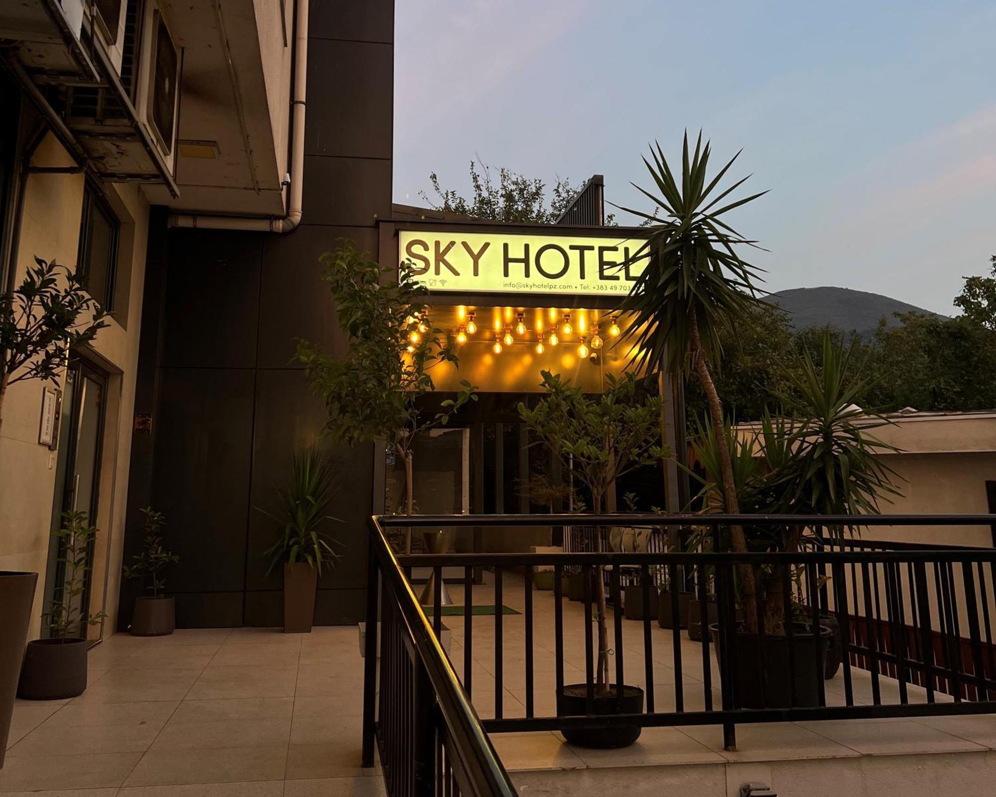 Sky Hotel Prizren Luaran gambar