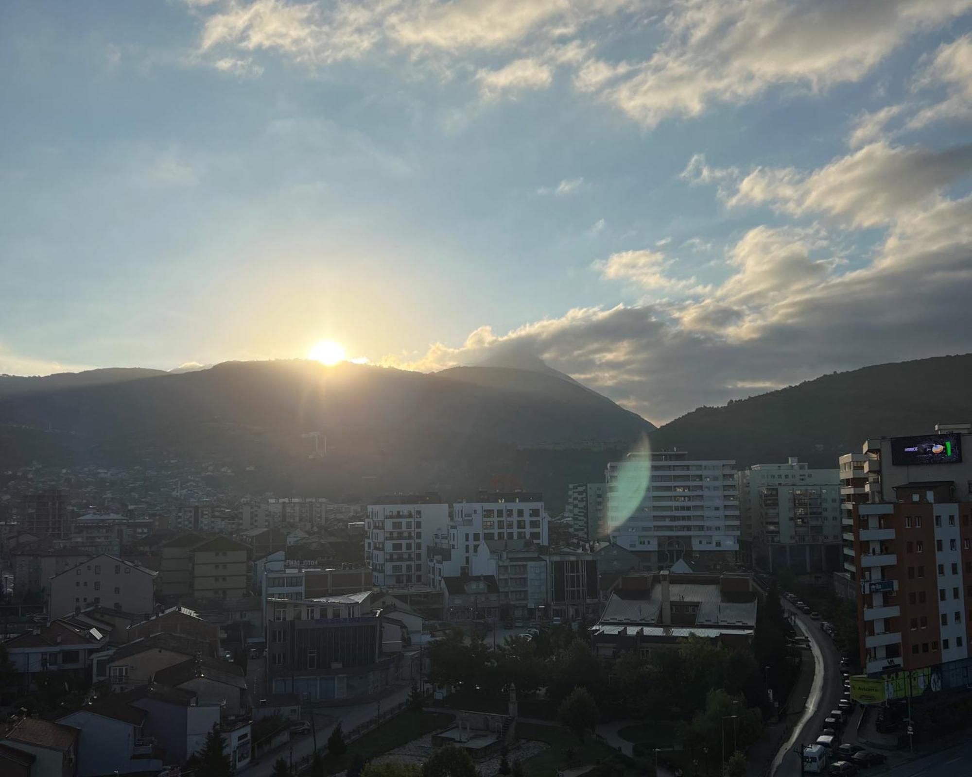 Sky Hotel Prizren Luaran gambar